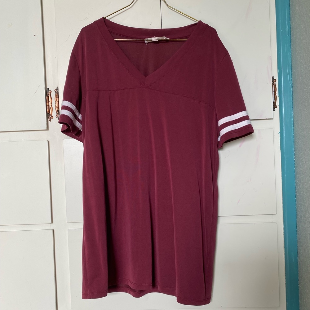Burgundy/Maroon Pink Republic Striped Tshirt Size M